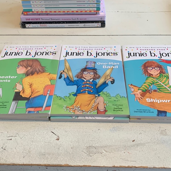 Set of 13 Junie b Jones books numbers 18-28 plus 3 more - Picture 3 of 6